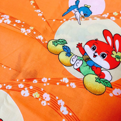昭和レトロ生地2オレンジうさぎちゃんヴァナヴァナ原盤 生地