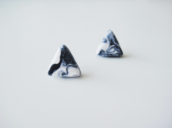 Marble Sea Triangle Earring-大海三角耳釘/手工手作耳環/禮物飾物 第1張的照片