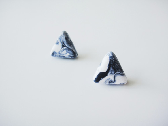 Marble Sea Triangle Earring-大海三角耳釘/手工手作耳環/禮物飾物 第3張的照片