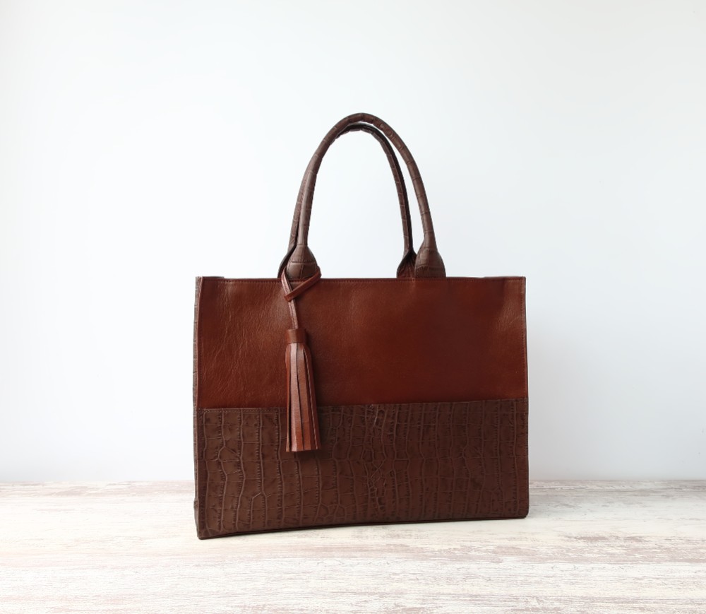 【人気】A4サイズしかくトートbag・ver2（ファスナー付き・マチ幅15㎝）☆彡ブラウン・受注制作・お色違いも対応可能