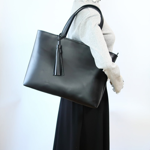 シンプルなA4サイズトートbag（L）ファスナー付き☆ブラック☆彡マチ