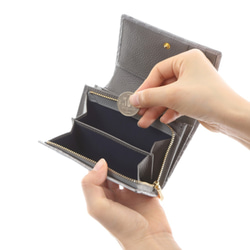 ハーフウォレット☆彡グレー・2つ折り財布・コンパクト＆大容量・ 3枚目の画像