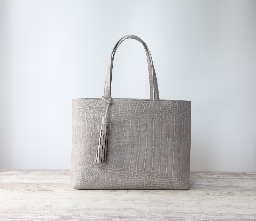 【大人気！型押しver】A4サイズトートbag(サイズL)☆彡グレー・受注制作・お色違いも対応可能です