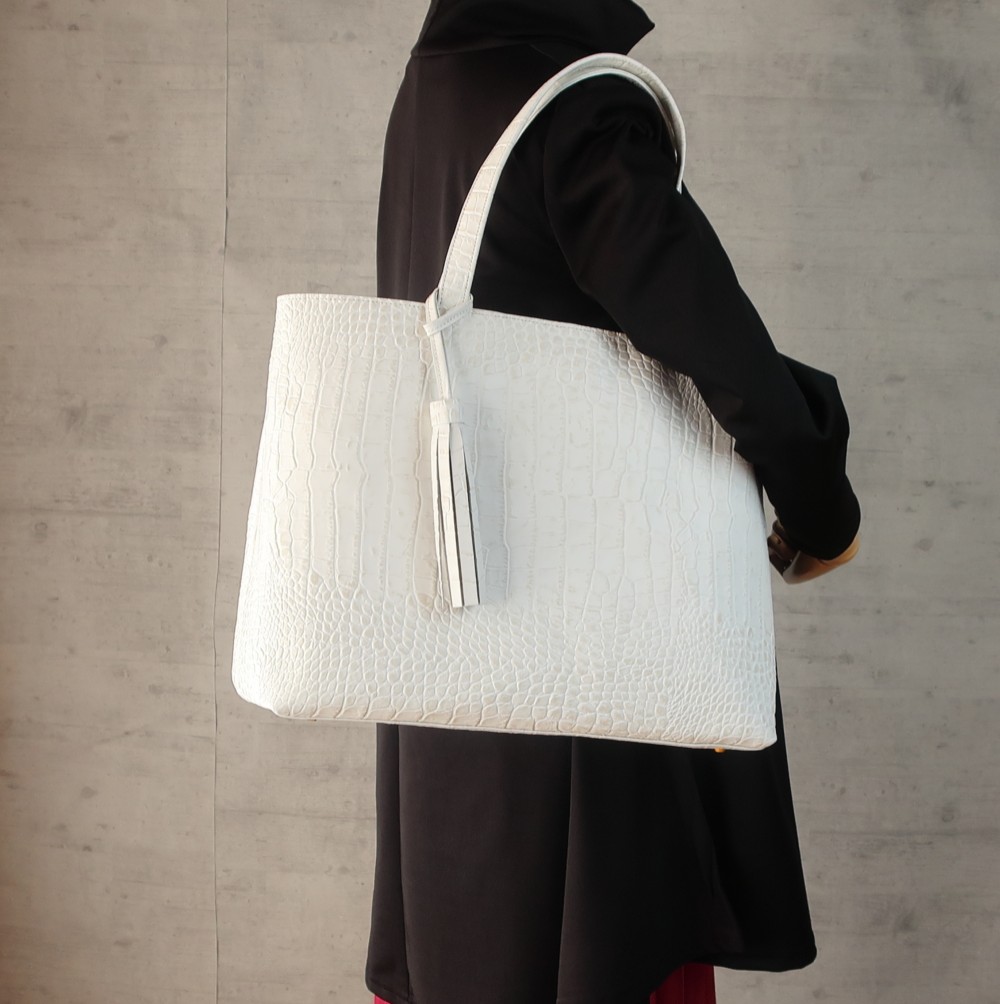 A4サイズトートbag（Ｌサイズ）☆彡ストーンホワイト・受注製作・通勤バッグ・A4・お仕事バッグ