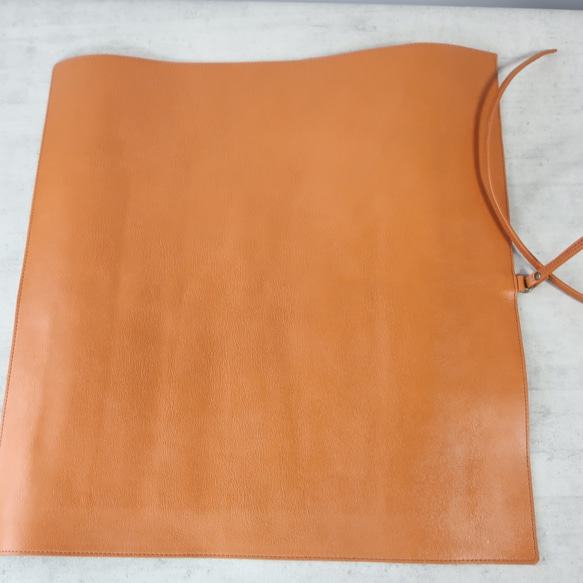 革の包丁ケース・ロールタイプ☆彡受注生産 皮、革、レザー T1568012609(12000円)