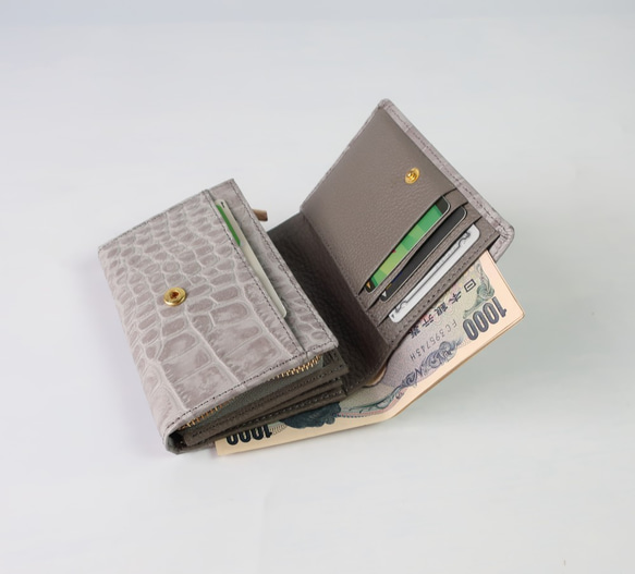ハーフウォレット☆彡グレー・2つ折り財布・コンパクト＆大容量・即納可能 5枚目の画像