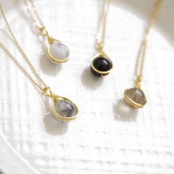 シックな天然石のネックレス ネックレス・ペンダント 天然石のワイヤー