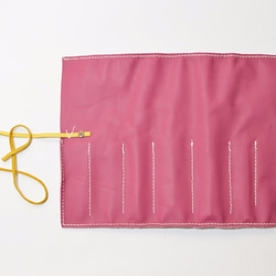 筆袋-粉紅/亮黃色搭配 卷軸造型 第3張的照片