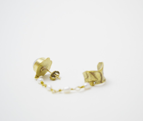 黃銅.珍珠.復古系列-耳骨夾.耳針鍊接耳環 第2張的照片