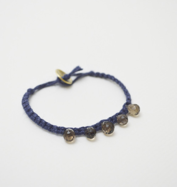 編繩系列- 藍色1‧煙水晶‧手工黃銅扣‧麻繩編織手環 第1張的照片