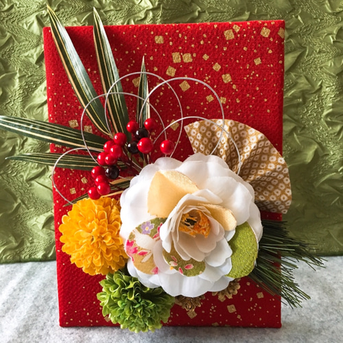 紅と白の牡丹飾のタペストリー