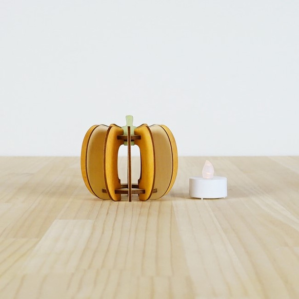 「かぼちゃ」木製ミニランプ 3枚目の画像