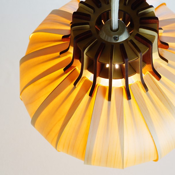 木製ペンダントライト「オニオン（ひのき）」 ｜木のあかり｜ナチュラル照明｜ひのき突板｜北欧インテリア｜癒しの空間に