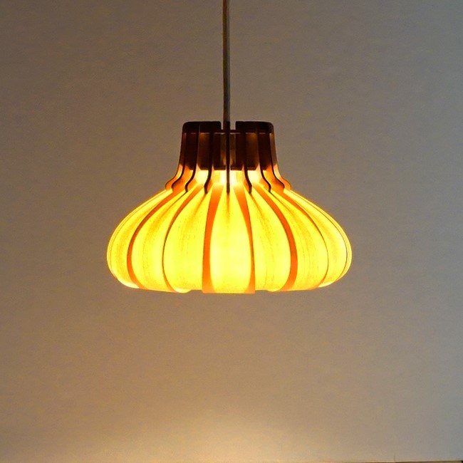 木製ペンダントライト「オニオン（ひのき）」 ｜木のあかり｜ナチュラル照明｜ひのき突板｜北欧インテリア｜癒しの空間に