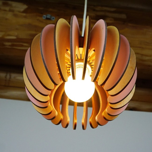 もも」木製ペンダントライト