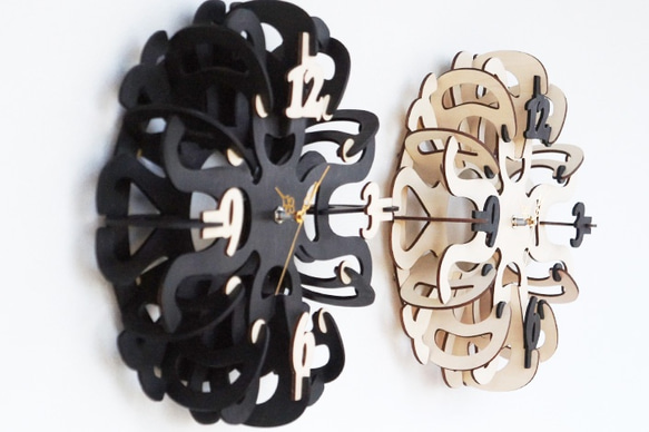 「キノコ」木製掛け時計 4枚目の画像