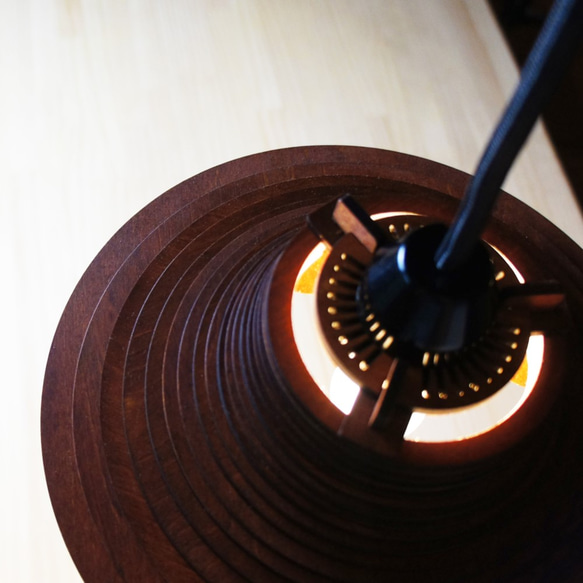 「スモールハット」（チョコレートブラウン）木製ペンダントライト 照明　インテリア 3枚目の画像
