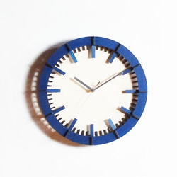 「モダン」 (ネイビーブルー）木製掛け時計 2枚目の画像