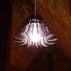 「フランネルフラワー(マリンブルー）」木製ペンダントライト 照明　インテリア　北欧 4枚目の画像