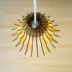 「フランネルフラワー（メープル）」木製ペンダントライト 照明　インテリア　北欧 3枚目の画像