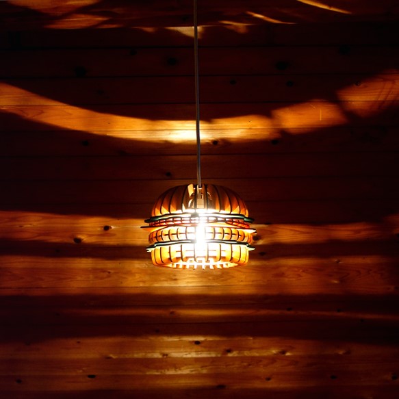「ハンバーガー」木製ペンダントライト 照明　インテリア　ダイニング　人気 4枚目の画像