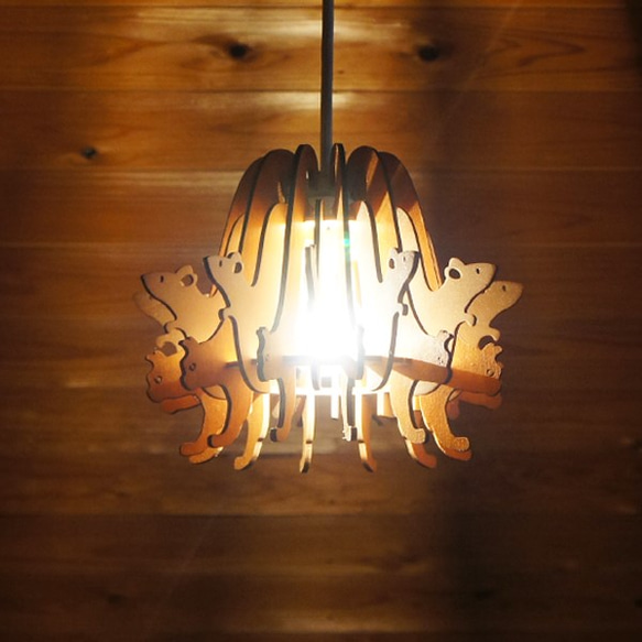 「ねことねずみ」木製ペンダントライト 照明　インテリア 1枚目の画像