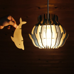 「イルカ」木製ペンダントライト　照明　インテリア 6枚目の画像