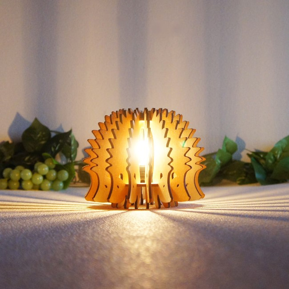 「はりねずみ」木製フロアランプ 照明　かわいいインテリア 3枚目の画像