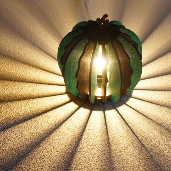 「スイカ」木製フロアランプ 照明　おしゃれ 4枚目の画像