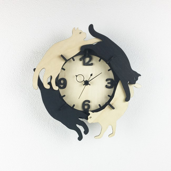 「ねこ」木製掛け時計　 1枚目の画像