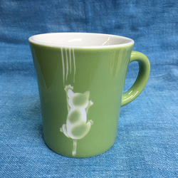 猫マグカップ 「ずりずり〜・緑」 1枚目の画像