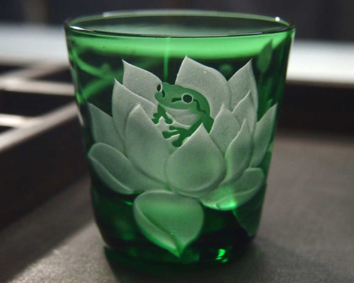 ぐい呑・ショットグラス「蓮の上」 おちょこ・ぐい呑み・徳利 自由工房