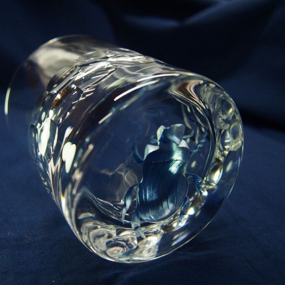 クリスタルロックグラス「青いスカラベ」 5枚目の画像