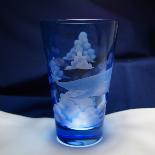 タンブラー「空飛ぶクジラ2」 ビアグラス・ジョッキ 自由工房 通販