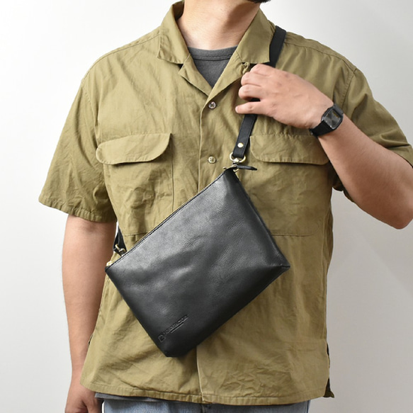 【小而大容量。 4Way Multi Bag] 栃木皮革單肩包男士黑色 JAB009 第3張的照片