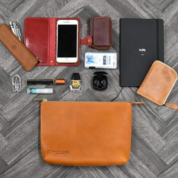 【小さくても大容量。4Wayマルチバッグ】栃木レザー クラッチバッグ メンズ キャメル JAB009 6枚目の画像