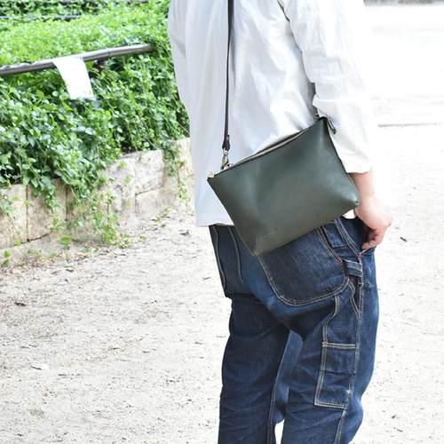小さくても大容量。4Wayマルチバッグ】栃木レザー ショルダー
