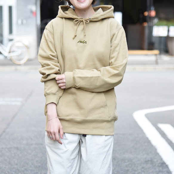 【FILA フィラ】長袖プルオーバーパーカー 刺繍ロゴ フード ビッグシルエット