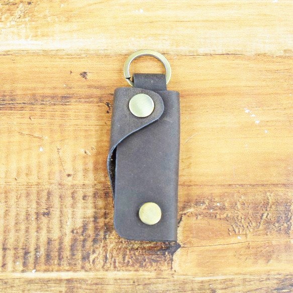 鑰匙圈鑰匙包，黃銅和牛皮製成，可存放 5 把鑰匙，真皮，牛皮禮物，棕色 第3張的照片