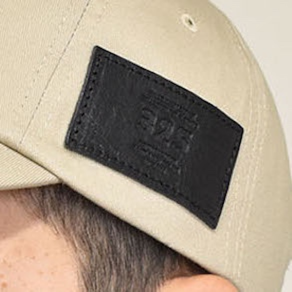 棉斜紋低帽皮革標籤 6 面板調節帽真皮米色 KA002 第2張的照片