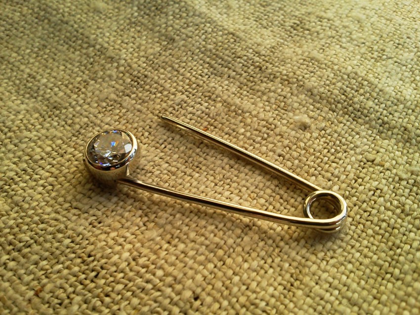 銀のアンゼンピン（キュービックジルコニアφ8㎜）