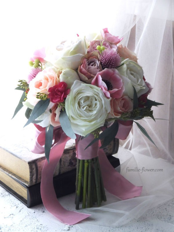 造花ブーケ『白バラとピンクのアネモネのラウンドブーケ』アーティフィシャルフラワー 9枚目の画像