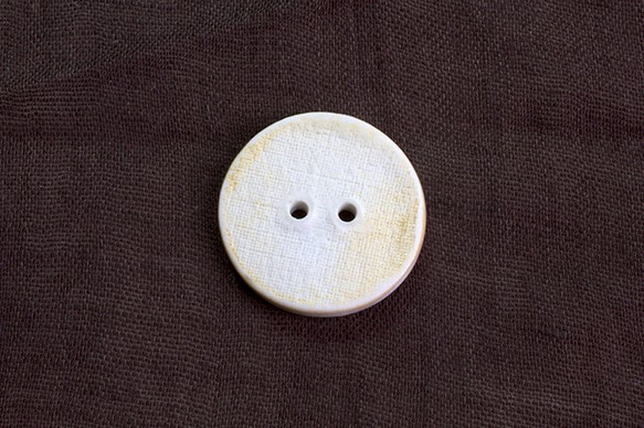 陶器のボタン 3枚目の画像