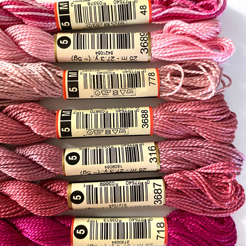 ボンボンピアス ボンボンイヤリング 3連 ピアス ボンボンアクセサリー