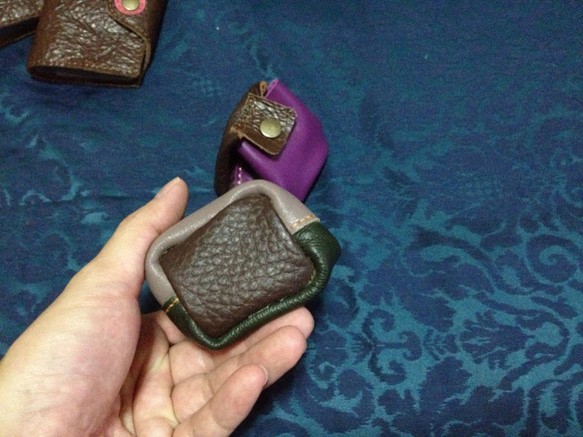レザー（革）コインケース　薄紫/緑 2枚目の画像
