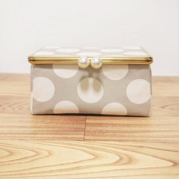 《國內包郵》Gamaguchi BOX Pouch (Dot・Beige×Pearl) 第2張的照片