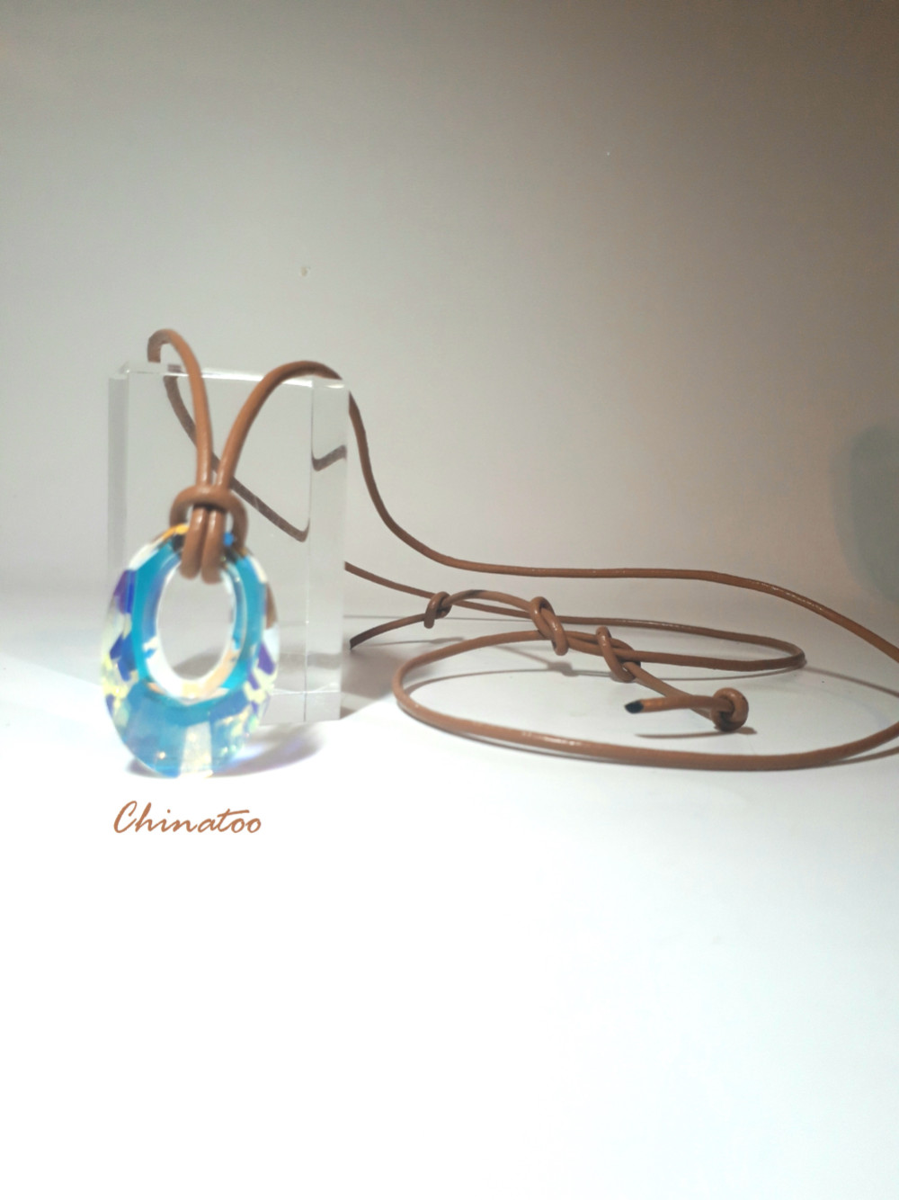 クリスタルオーロラ　ヨーロピアンレザー　ロングネックレス【M】