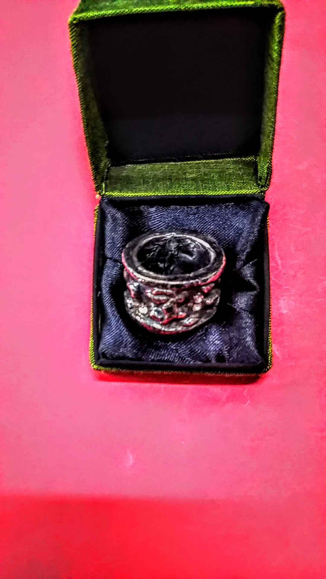 月夜の世界の指輪