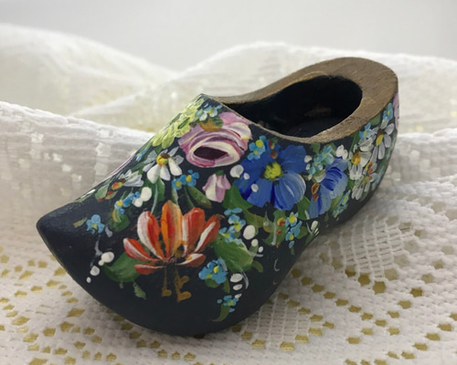 1点物] フラワーモチーフデザインのオランダ製木靴のオブジェ (ブルー
