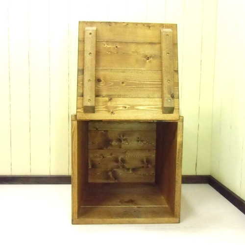 昭和レトロ　古いパタパタ扉の木製収納棚 NS024 パタパタ扉の木製収納棚 - 古家具・古道具のセレクトショップ